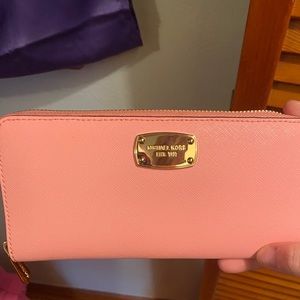 Micheal kors wallet